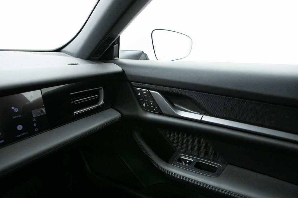 Thumbnail: 2025 Porsche Taycan - 26