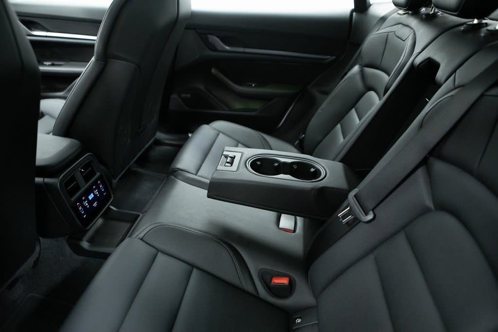 Thumbnail: 2025 Porsche Taycan - 30