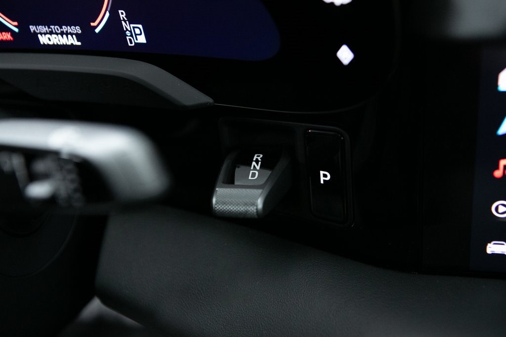 Thumbnail: 2025 Porsche Taycan - 28