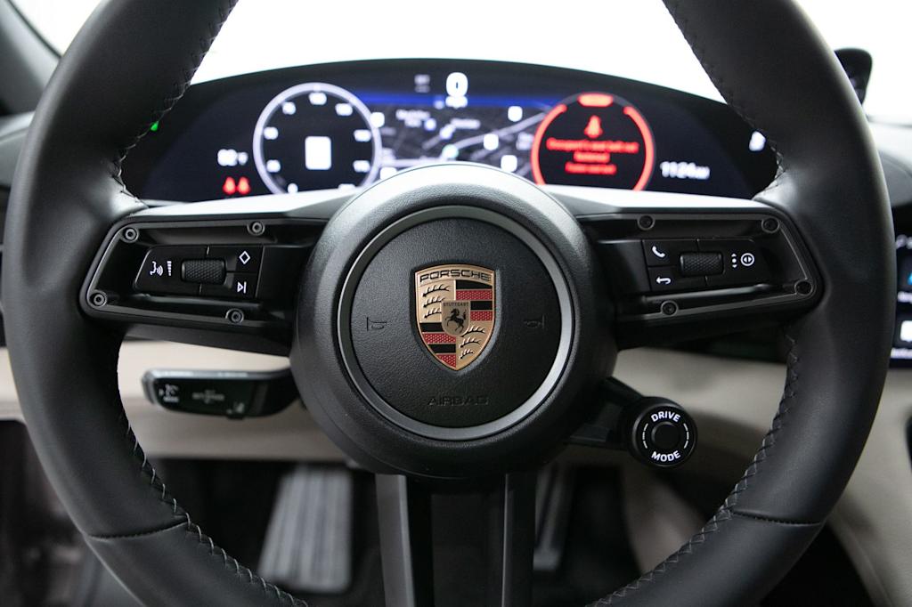 Thumbnail: 2025 Porsche Taycan - 12