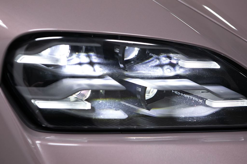 Thumbnail: 2025 Porsche Taycan - 24