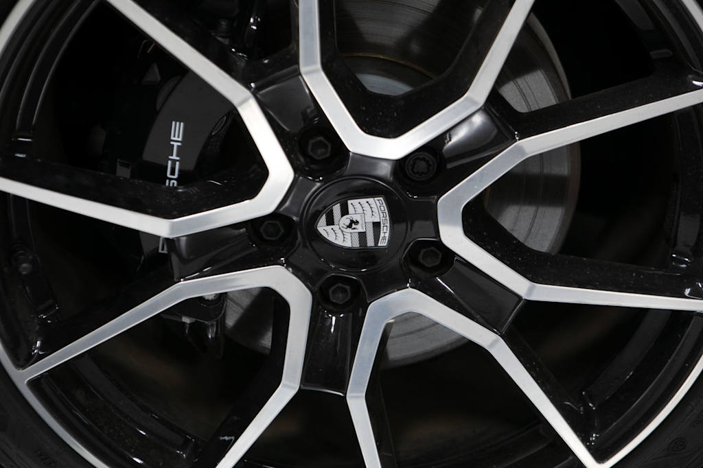 Thumbnail: 2025 Porsche Taycan - 21