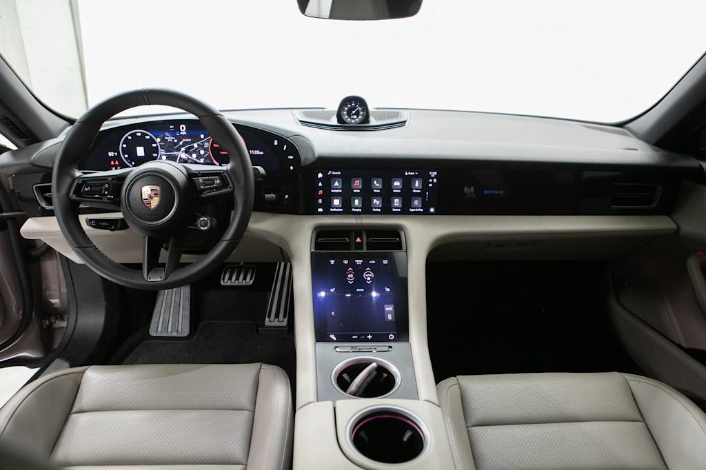 Thumbnail: 2025 Porsche Taycan - 8