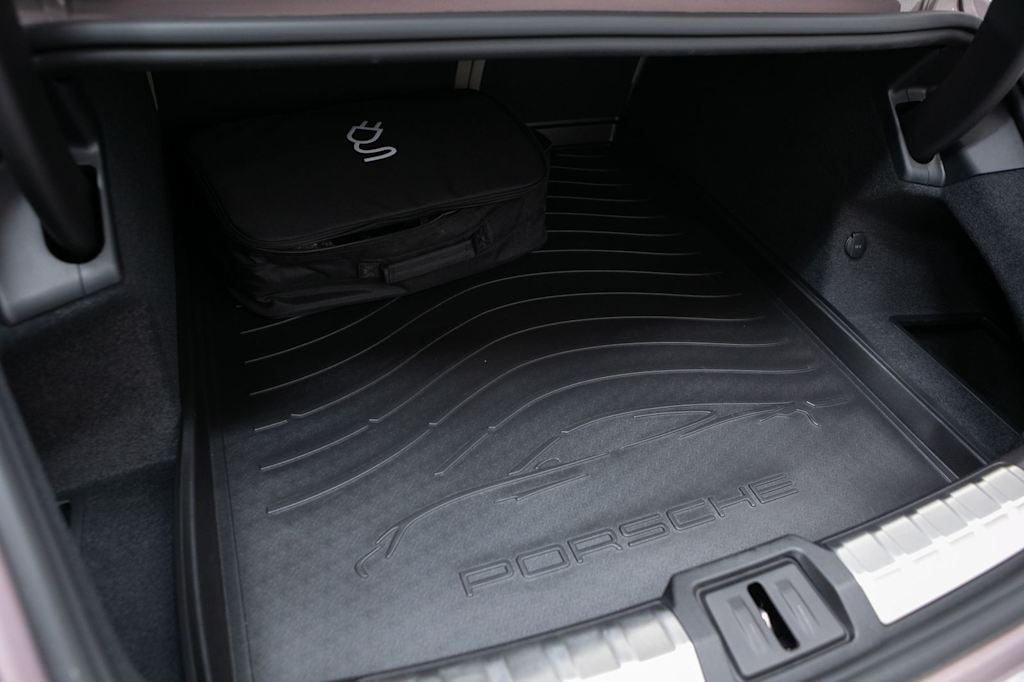 Thumbnail: 2025 Porsche Taycan - 16