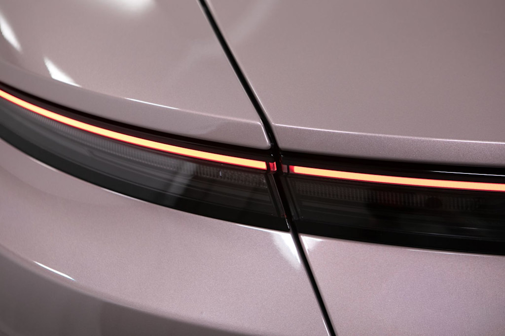 Thumbnail: 2025 Porsche Taycan - 25