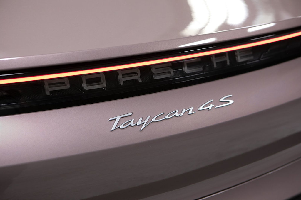 Thumbnail: 2025 Porsche Taycan - 26