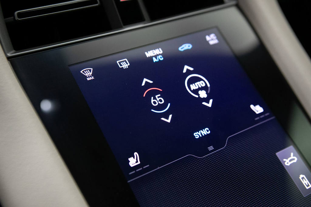 Thumbnail: 2025 Porsche Taycan - 33