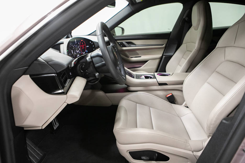 Thumbnail: 2025 Porsche Taycan - 10