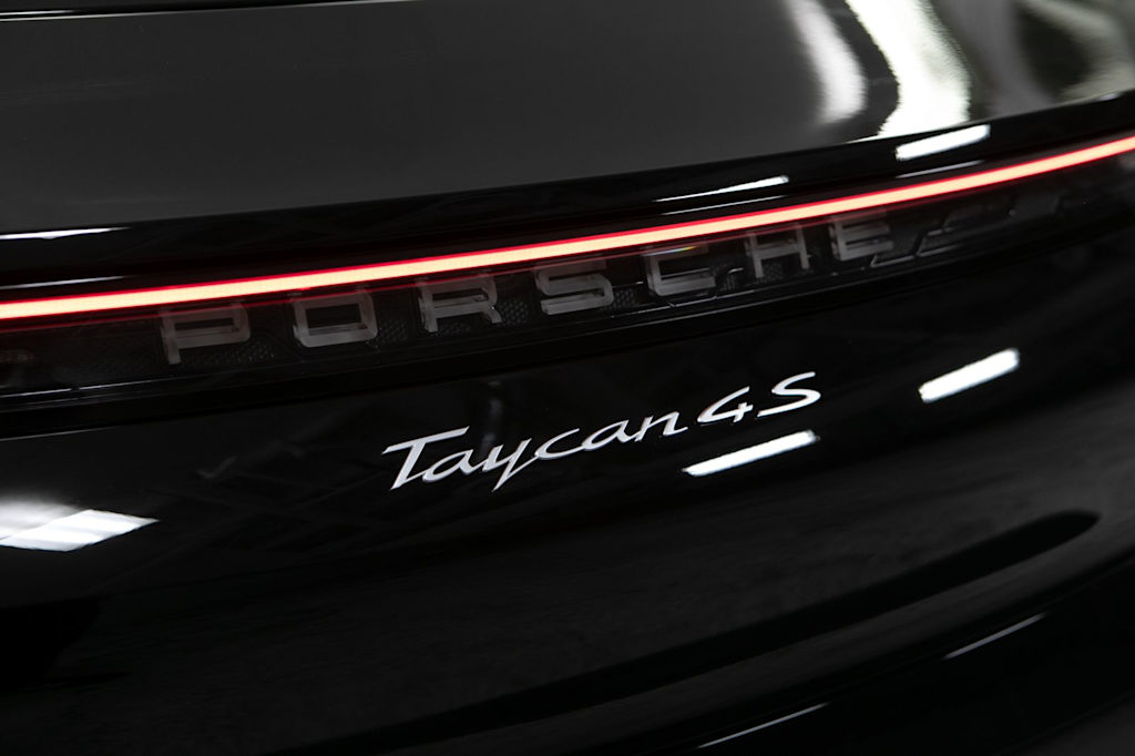 Thumbnail: 2026 Porsche Taycan - 23