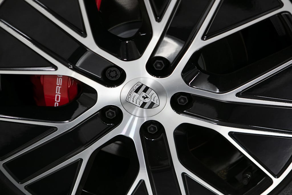 Thumbnail: 2026 Porsche Taycan - 6