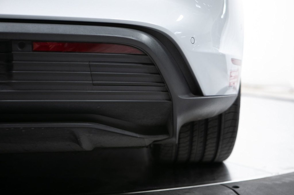 Thumbnail: 2024 Porsche Taycan - 24