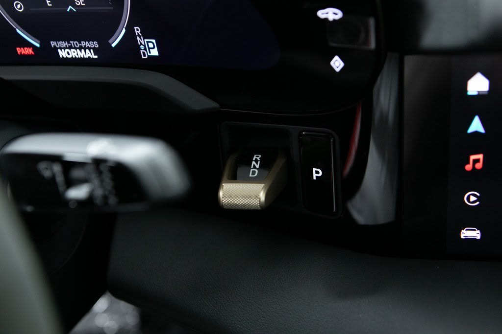 Thumbnail: 2025 Porsche Taycan - 28