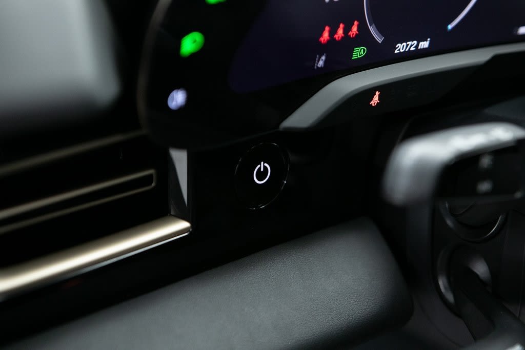 Thumbnail: 2025 Porsche Taycan - 24