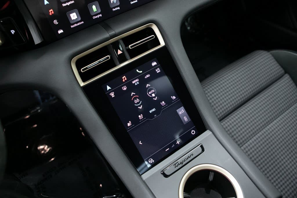 Thumbnail: 2025 Porsche Taycan - 11