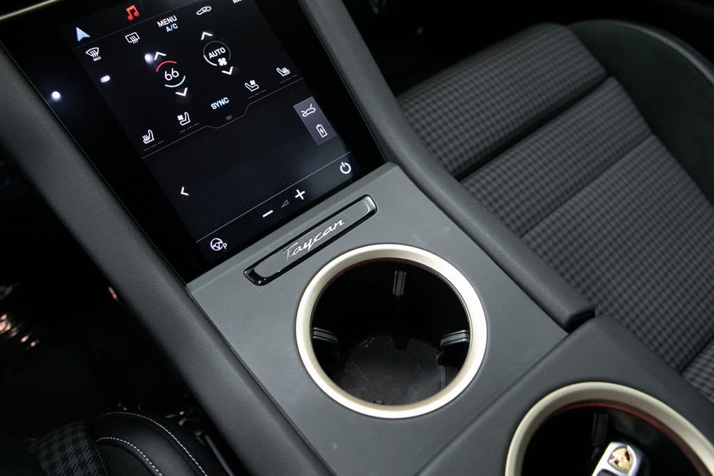 Thumbnail: 2025 Porsche Taycan - 26