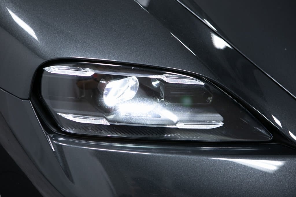 Thumbnail: 2025 Porsche Taycan - 33