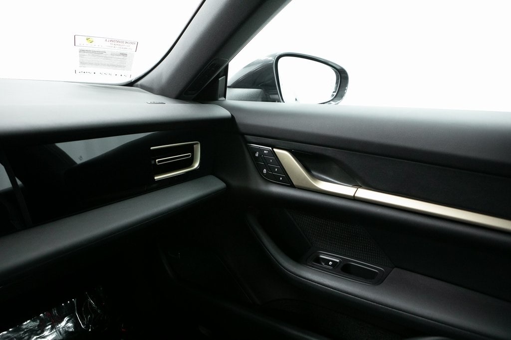 Thumbnail: 2025 Porsche Taycan - 27