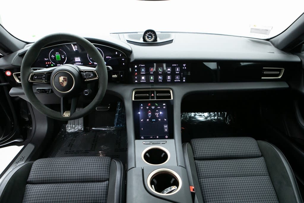 Thumbnail: 2025 Porsche Taycan - 7