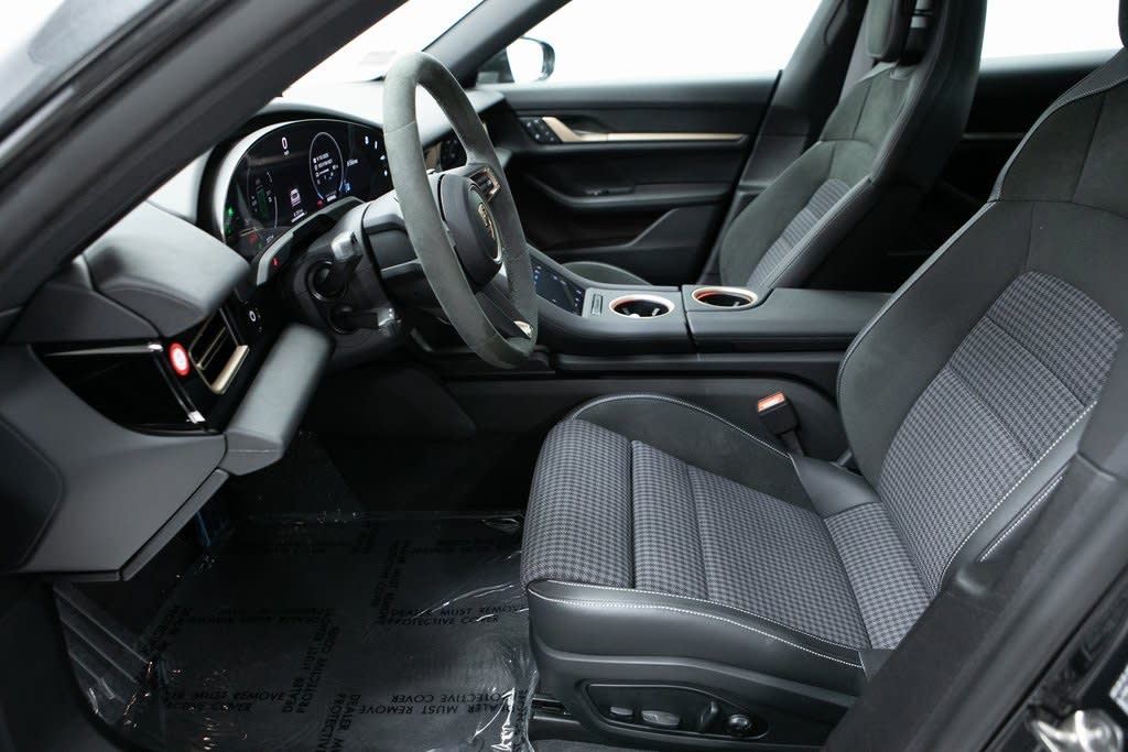 Thumbnail: 2025 Porsche Taycan - 9