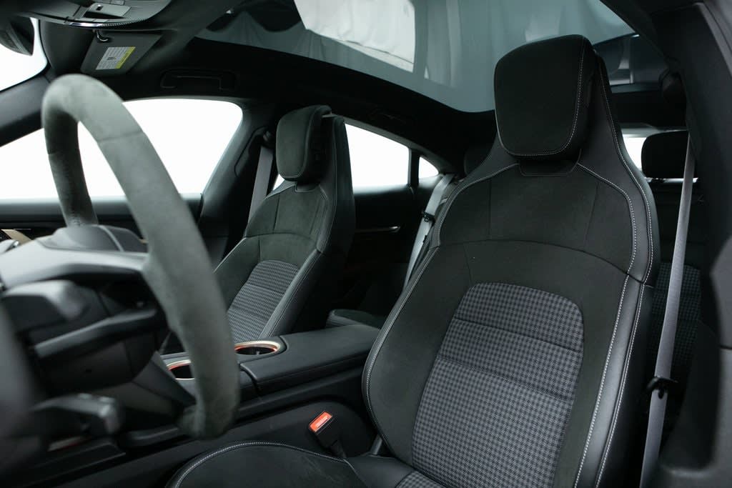 Thumbnail: 2025 Porsche Taycan - 8