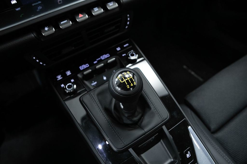Thumbnail: 2026 Porsche 911 - 12