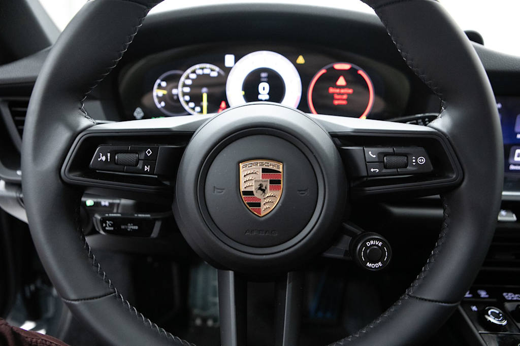 Thumbnail: 2026 Porsche 911 - 10