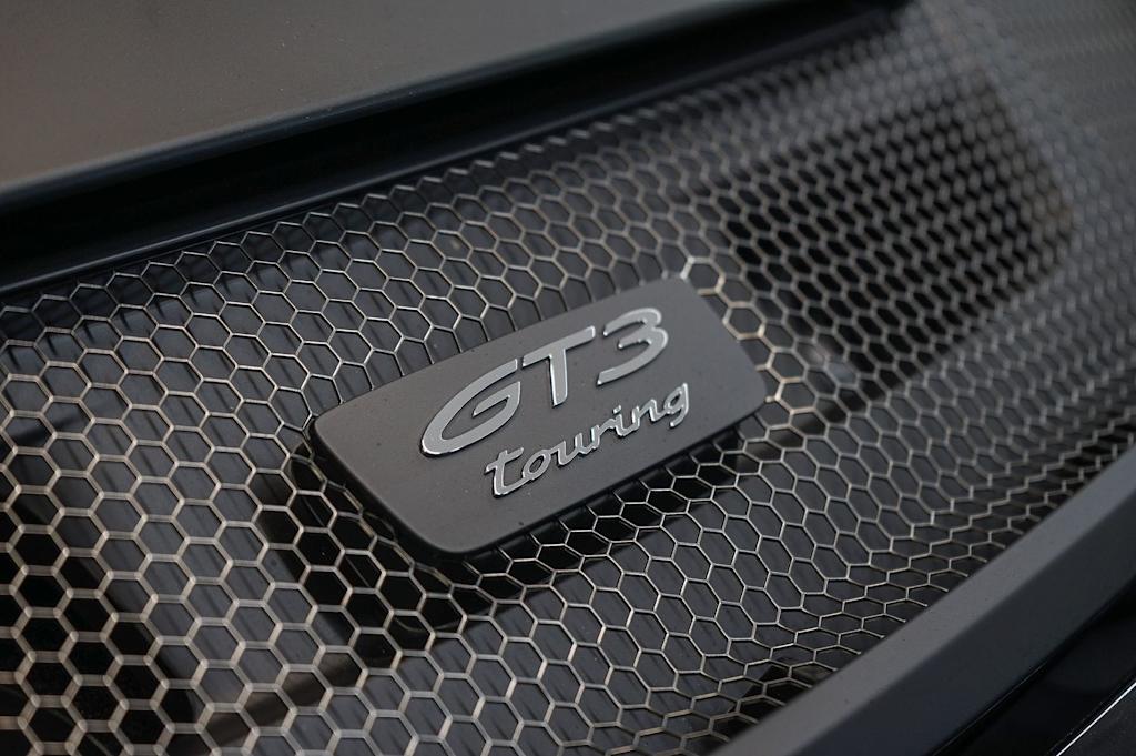 Thumbnail: 2025 Porsche 911 - 16