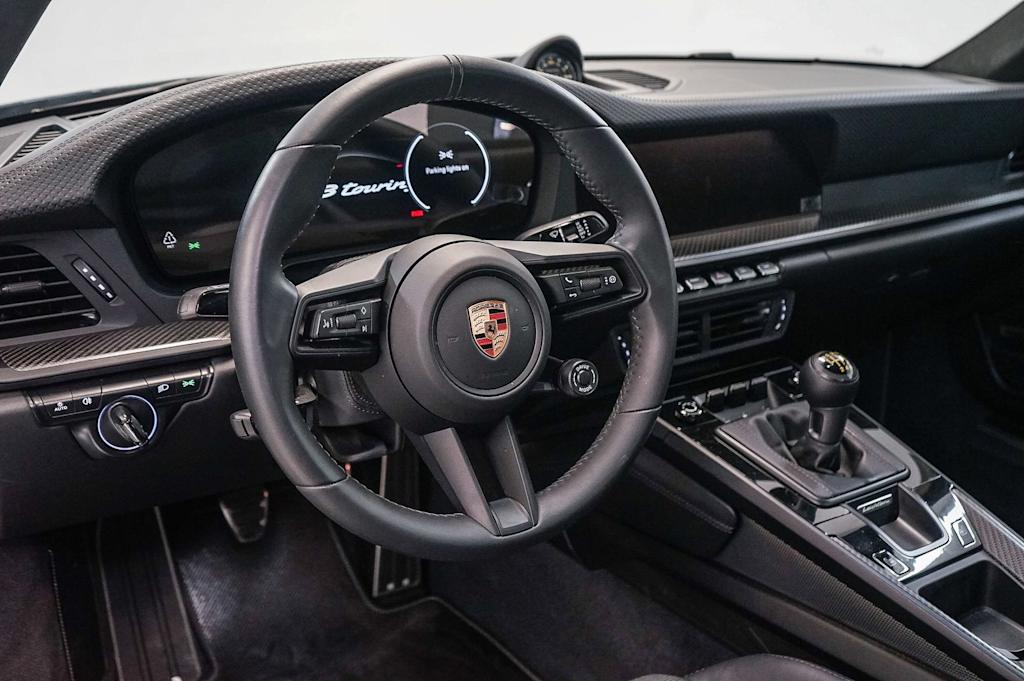 Thumbnail: 2025 Porsche 911 - 2