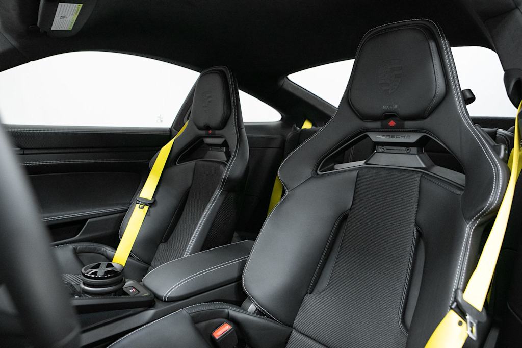 Thumbnail: 2026 Porsche 911 - 10