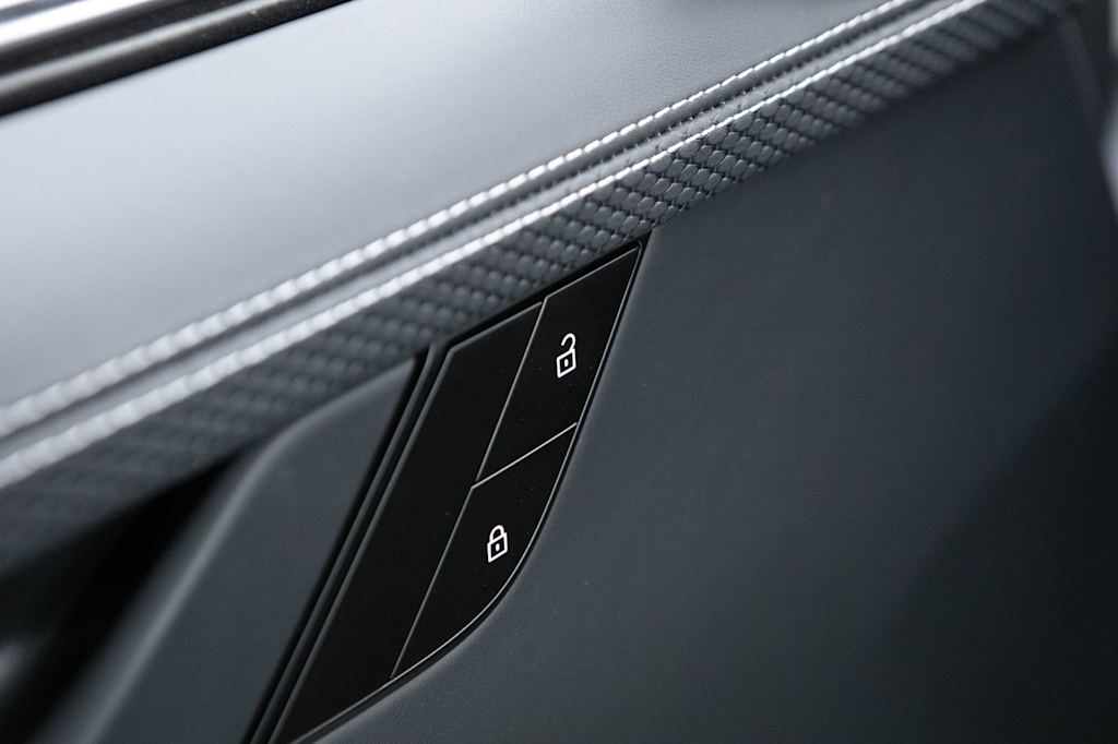 Thumbnail: 2026 Porsche 911 - 26