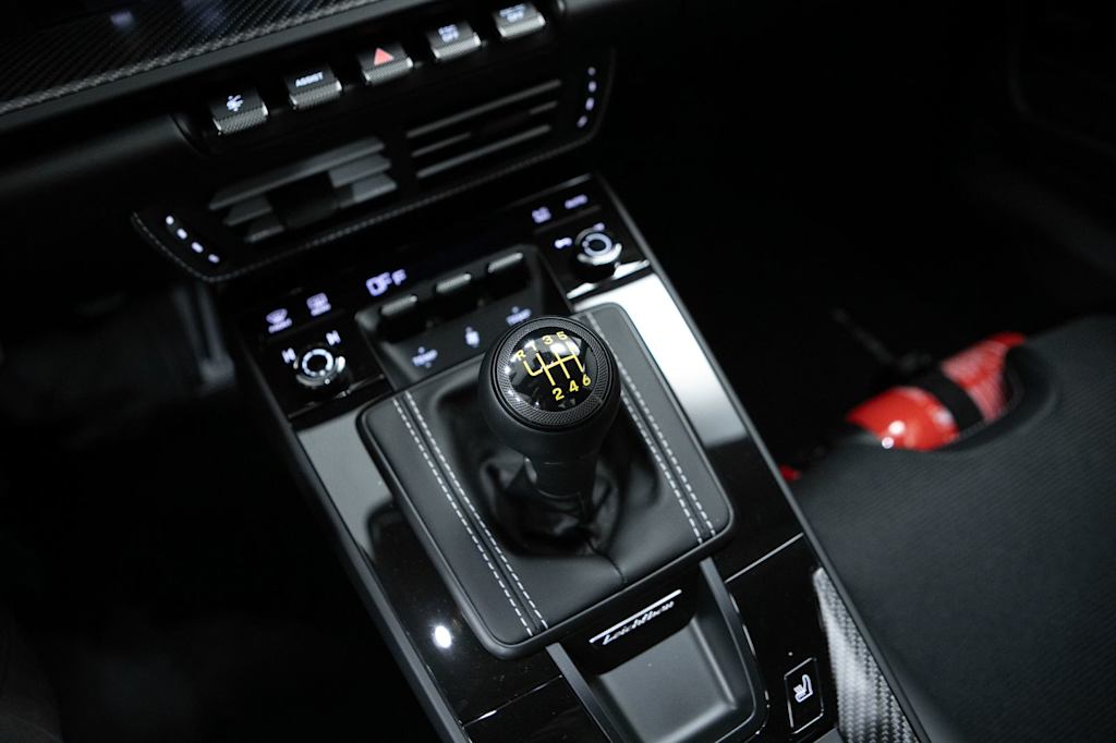 Thumbnail: 2026 Porsche 911 - 15