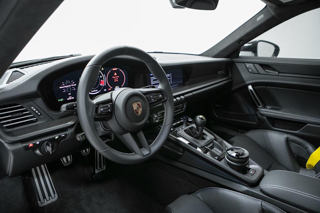 Thumbnail: 2026 Porsche 911 - 2