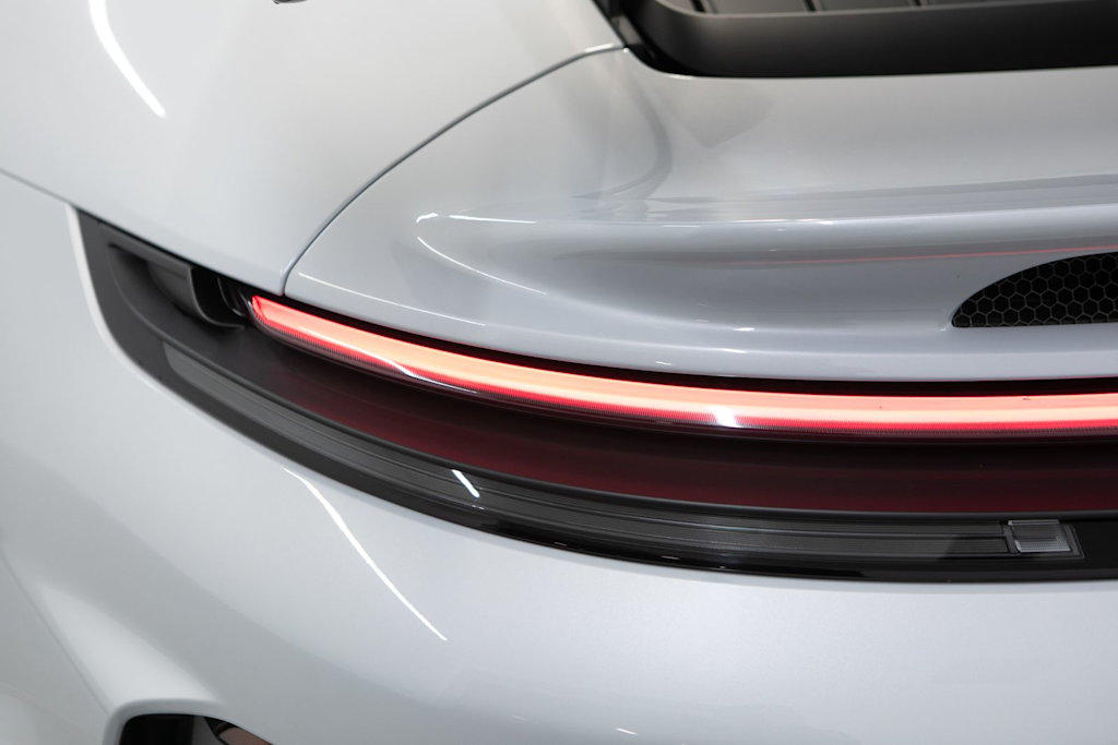 Thumbnail: 2026 Porsche 911 - 30