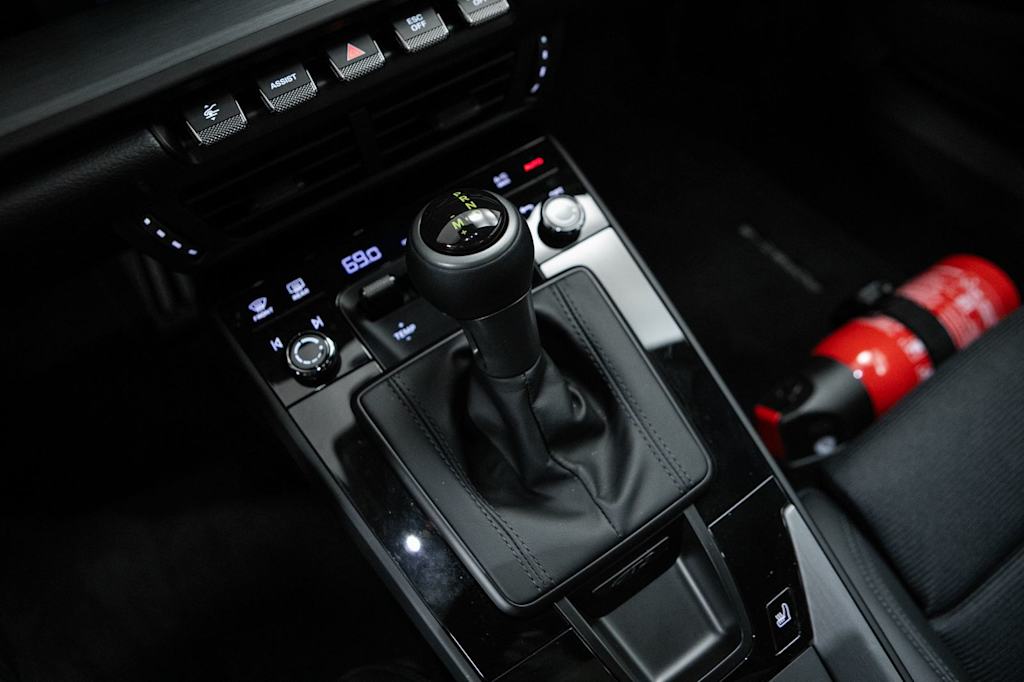Thumbnail: 2026 Porsche 911 - 12