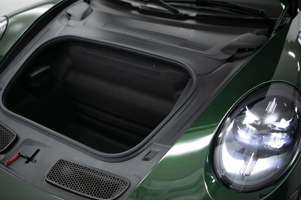 Thumbnail: 2026 Porsche 911 - 31