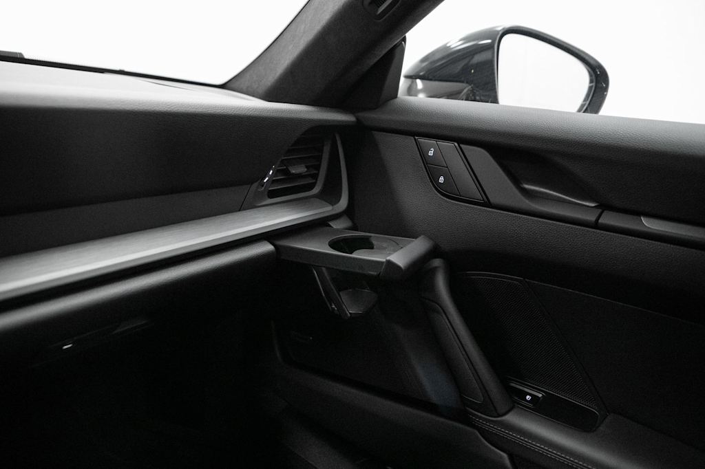 Thumbnail: 2026 Porsche 911 - 30