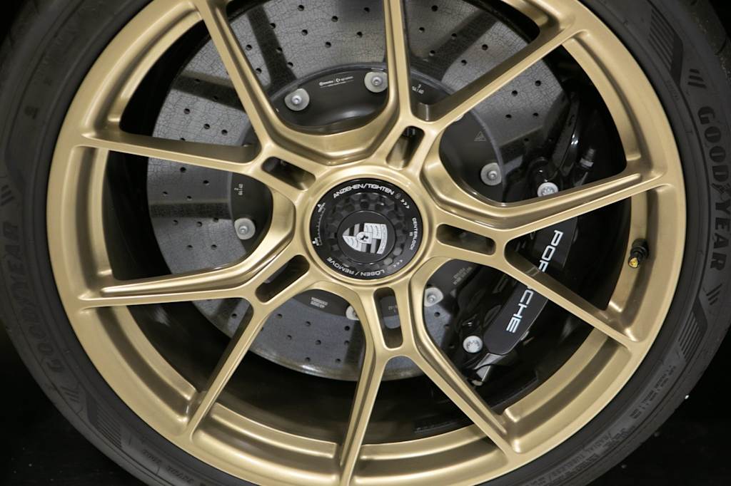 Thumbnail: 2026 Porsche 911 - 6