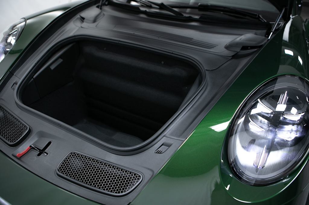 Thumbnail: 2026 Porsche 911 - 38