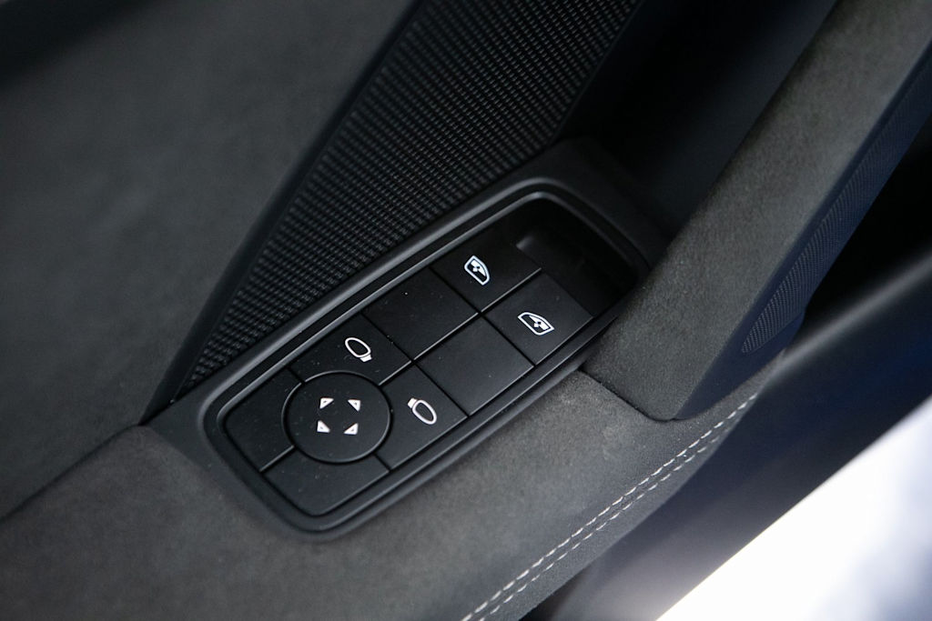 Thumbnail: 2022 Porsche 911 - 17