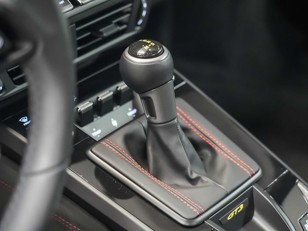 Thumbnail: 2026 Porsche 911 - 12