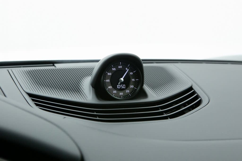 Thumbnail: 2025 Porsche Taycan - 25