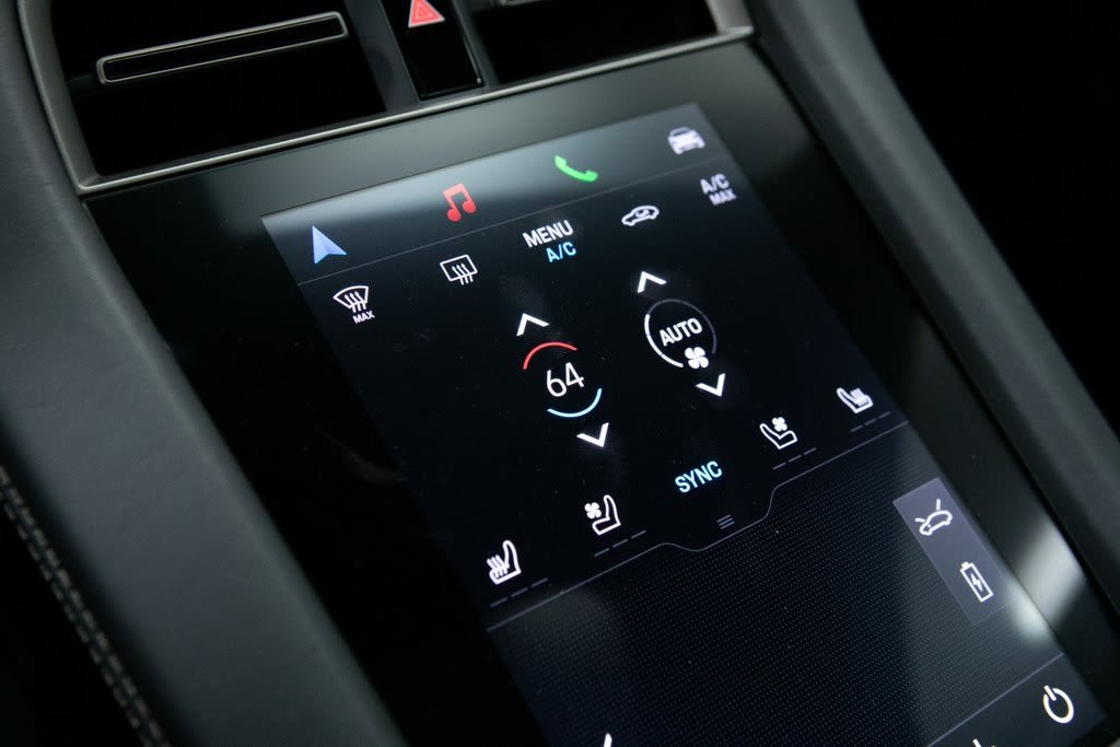 Thumbnail: 2025 Porsche Taycan - 22