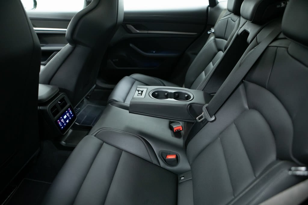 Thumbnail: 2025 Porsche Taycan - 28