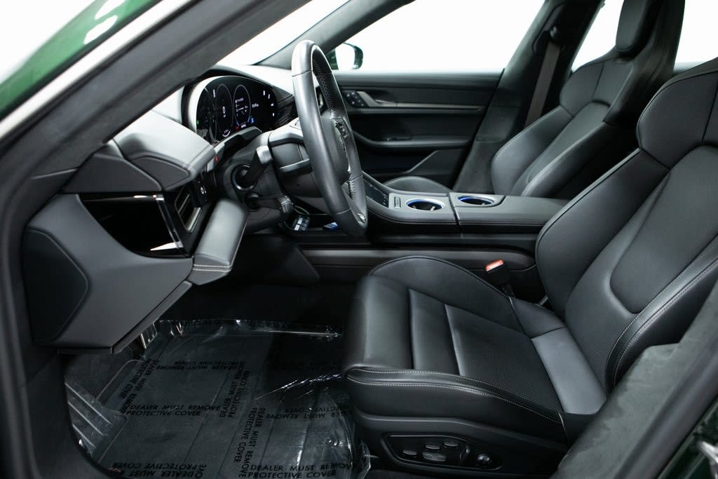 Thumbnail: 2025 Porsche Taycan - 8