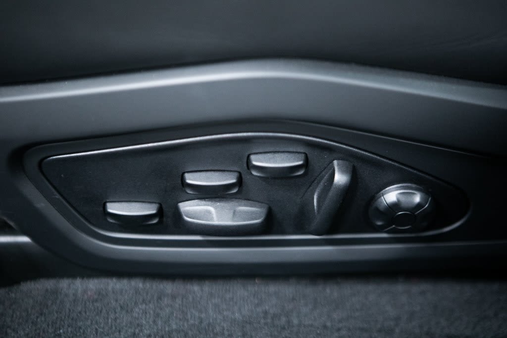 Thumbnail: 2025 Porsche Taycan - 19