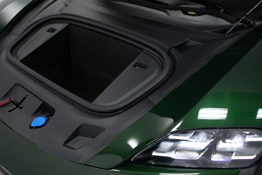 Thumbnail: 2025 Porsche Taycan - 30