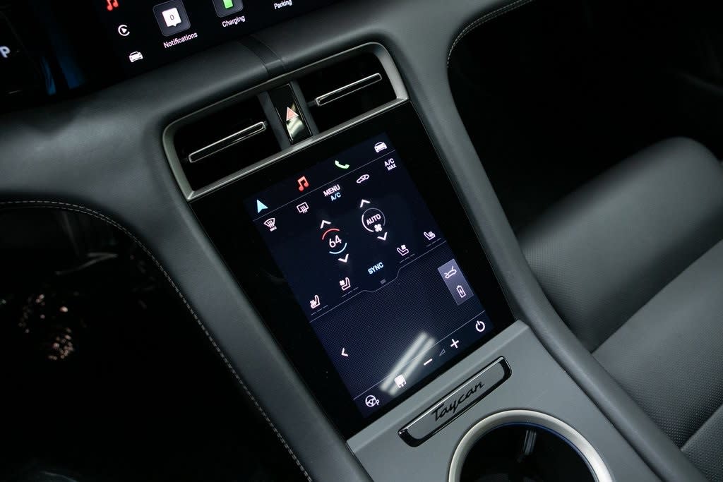 Thumbnail: 2025 Porsche Taycan - 10