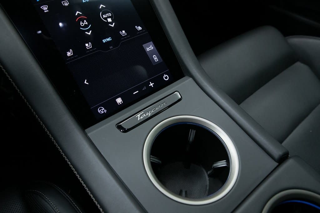 Thumbnail: 2025 Porsche Taycan - 23