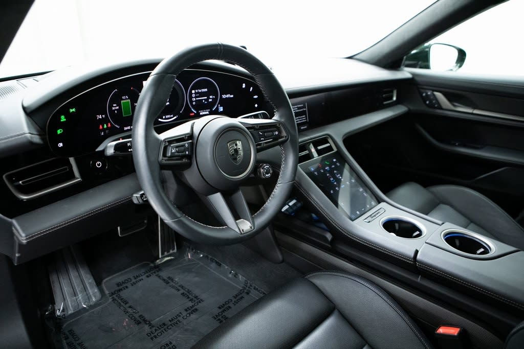 Thumbnail: 2025 Porsche Taycan - 2