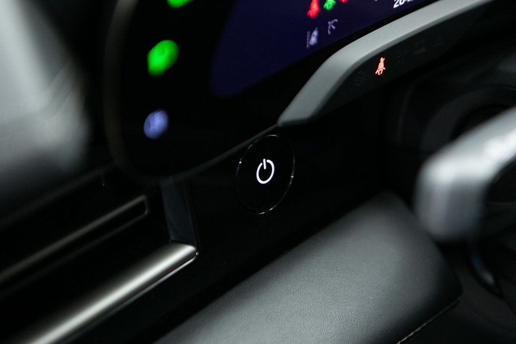 Thumbnail: 2025 Porsche Taycan - 9